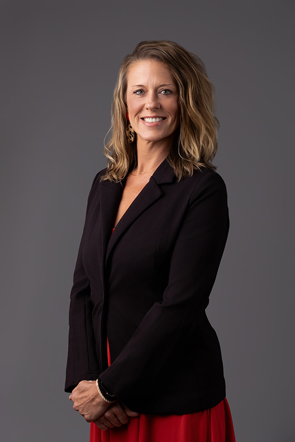Headshot photo of Lindsay Hall